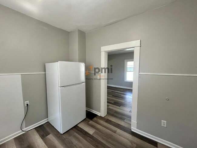 Photo - 906 2nd St