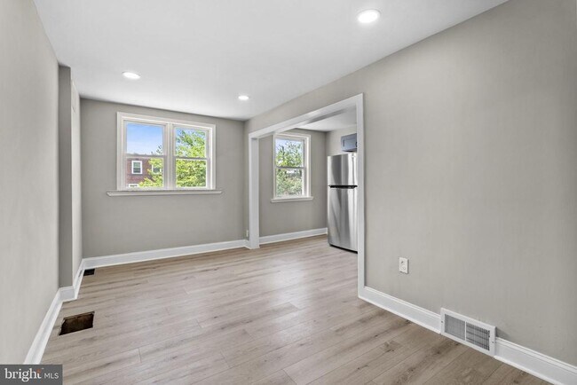 Photo - 1072 Tremont Dr