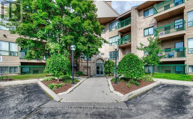 Building Photo - 15 Hofstetter Ave