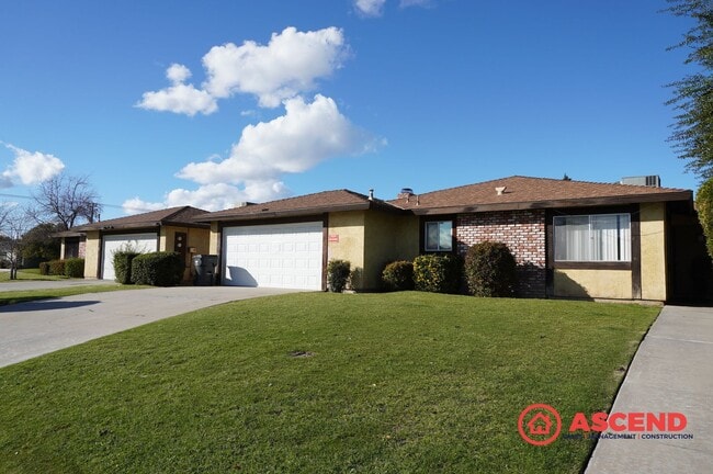 Building Photo - 6508 Bronson Ln Unit 6508 Bronson Lane #B