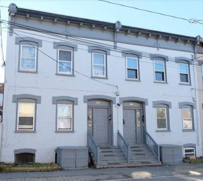 Building Photo - 1BR AVAILABLE NOW! - Monroe St Troy Unit Apt 2