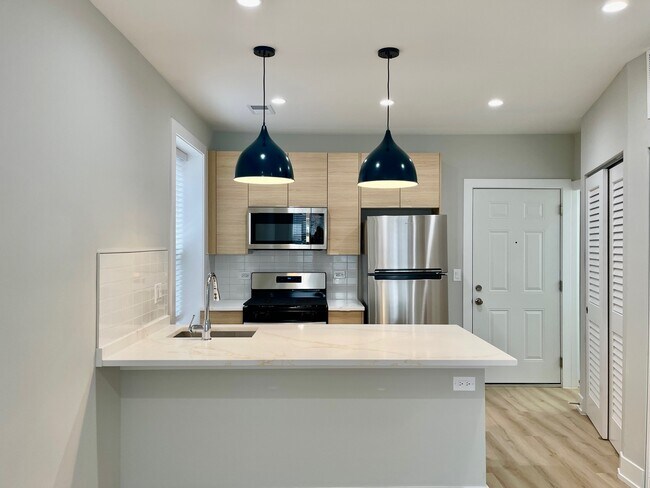 Photo - 2238 W 24th St Unidad 1F