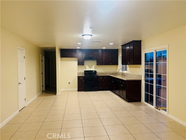 Photo - 7538 Lynwood Way