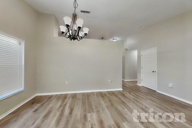 Photo - 4903 6th Ave E