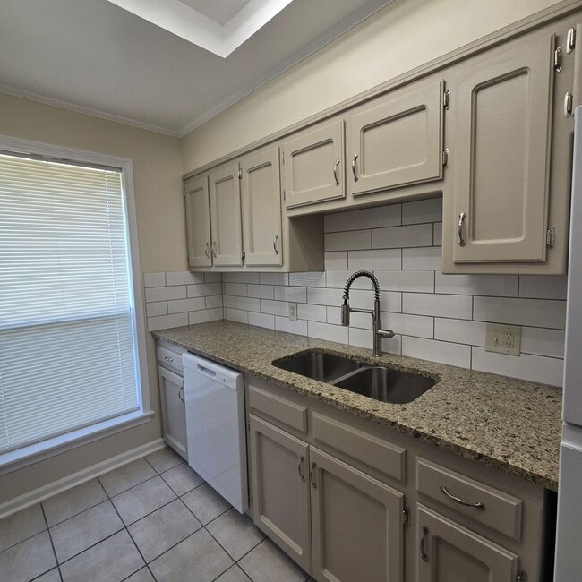 Building Photo - 8161 Jefferson Park Dr Unit 8165