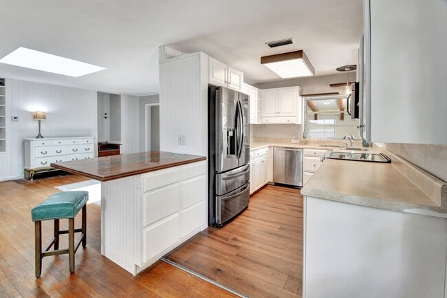 Photo - Bluelake Unit 3 Unit 1