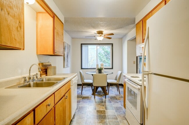 Photo - Cedar Crest Apartments