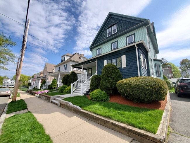 Building Photo - 93 Meridian St Unit 2