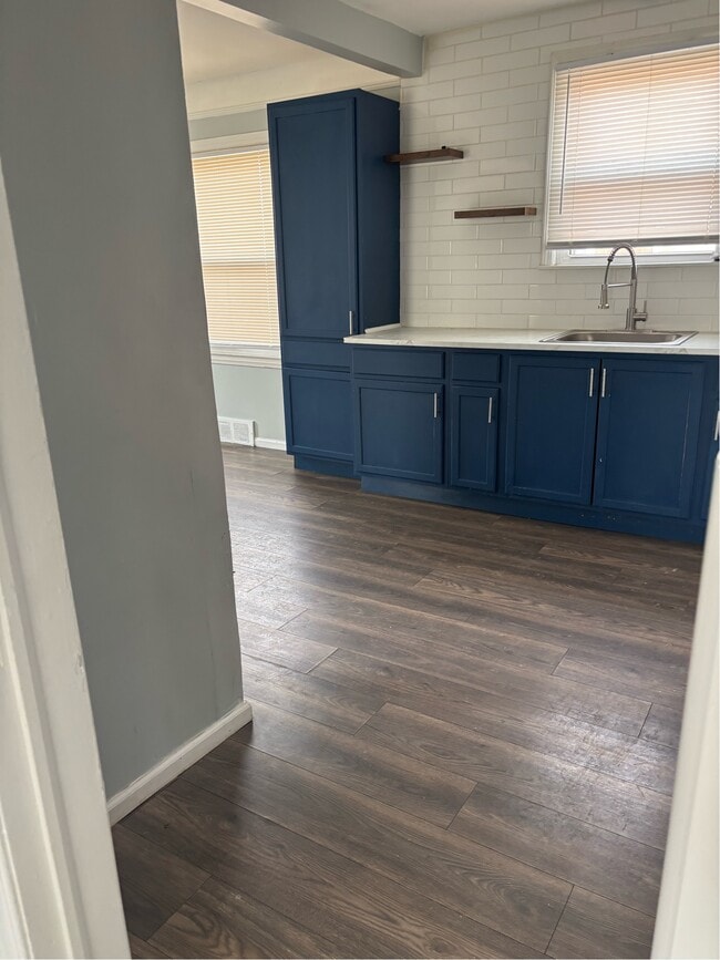 Photo - 6304 Bluehill St