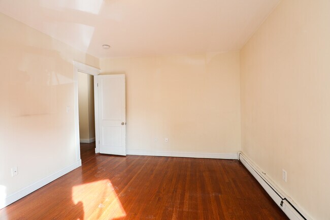 Photo - 19 Claymoss Rd Unit 3