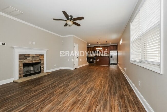 Photo - 18 E Newnan Rd