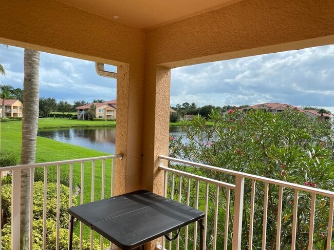 Photo - 281 SW Palm Dr Unit 208