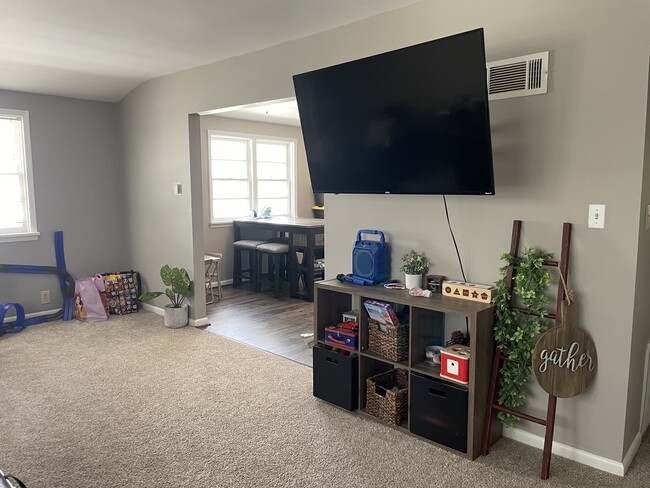 Photo - 315 S Willow St Unidad Upper Level