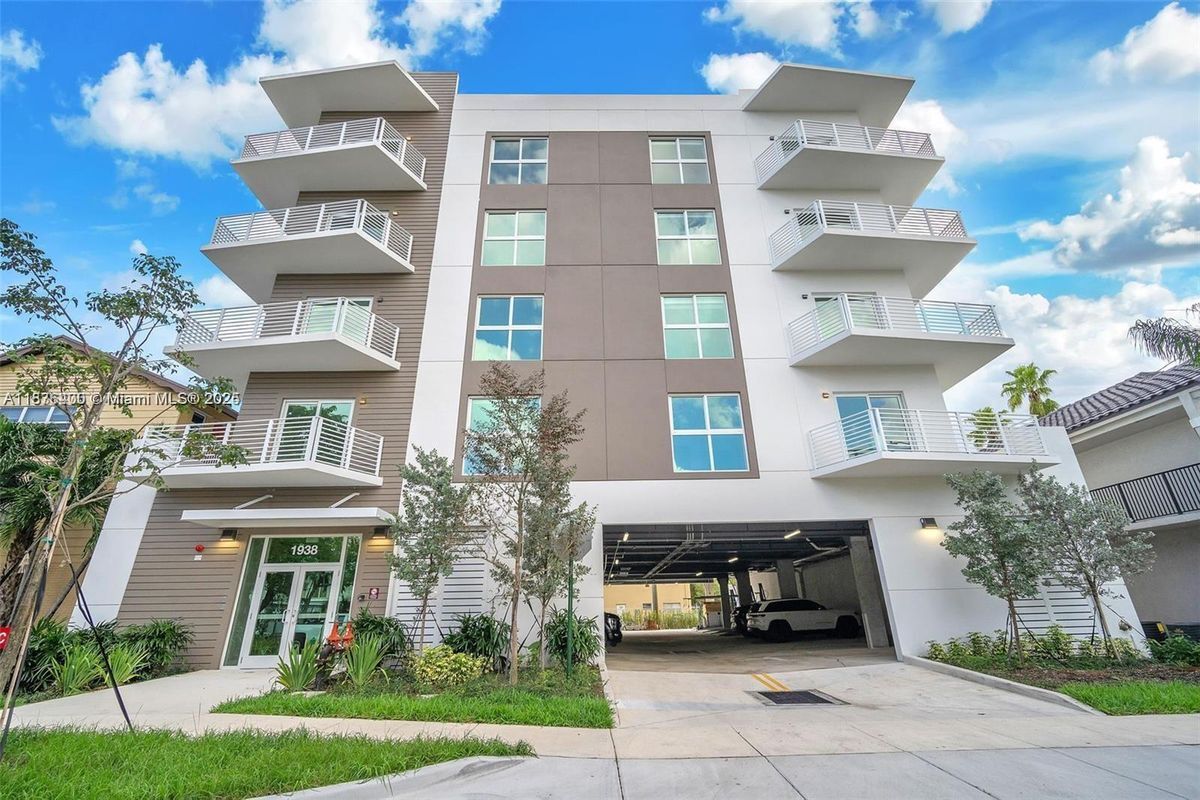 Photo - 1938 Jackson St Condo