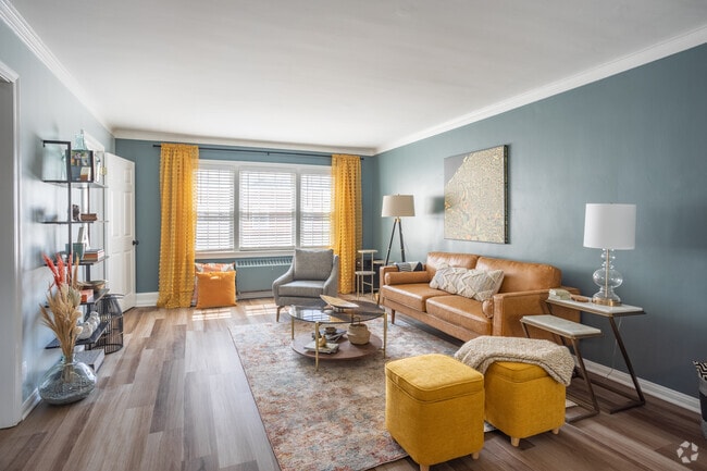 1BD, 1BA - 723SF - Aristocrat Apts - Aspiring to Antastafae