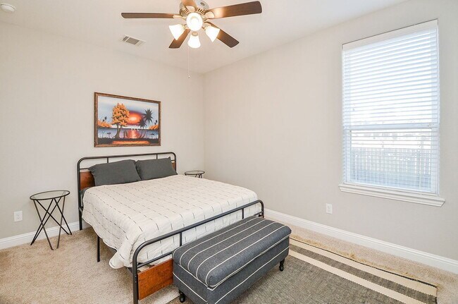 Photo - 1223 W 19th St Unit A