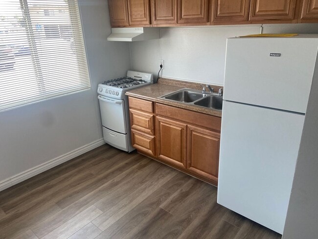 Photo - 838 N Azusa Ave Unit 838 #08