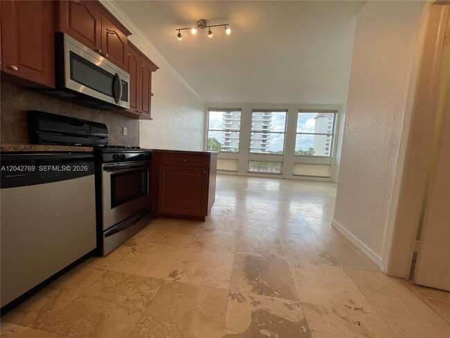 Building Photo - 700 Biltmore Way Unit 414