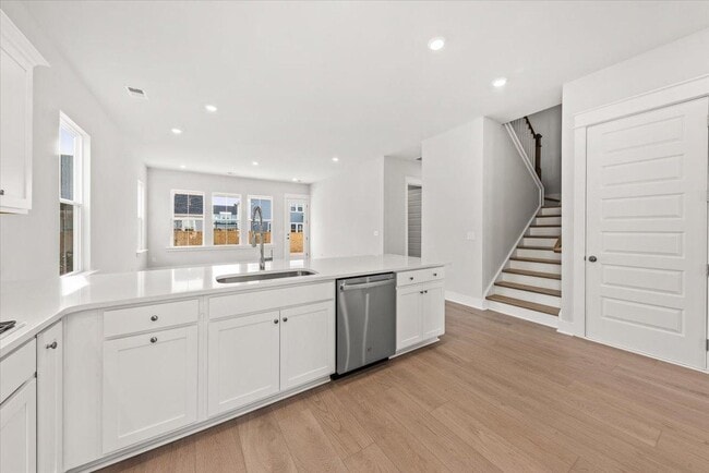 Photo - 437 Parish Farms Dr