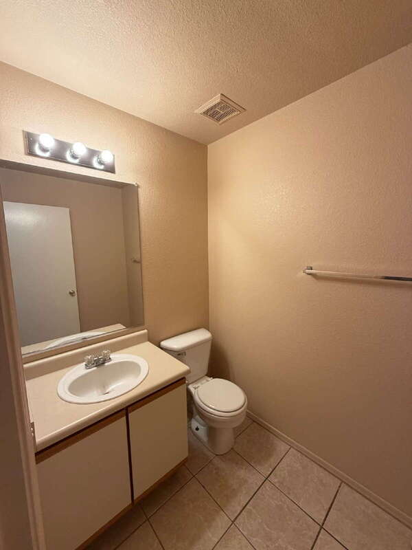 Photo - 3937 S Illinois St