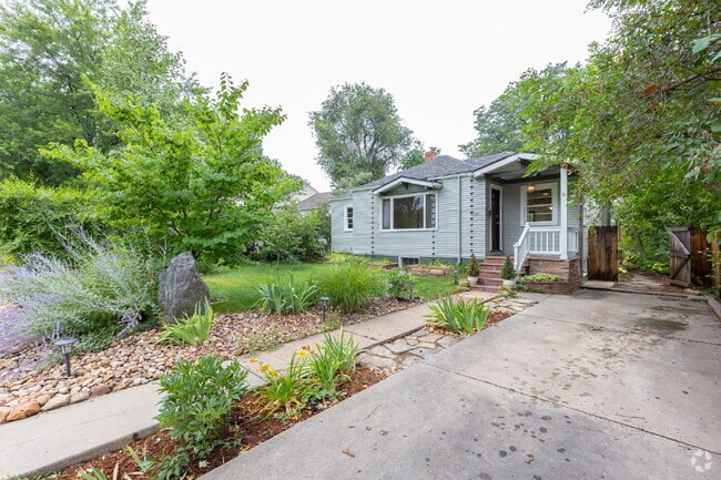 Building Photo - Charming Old Town Longmont Home!