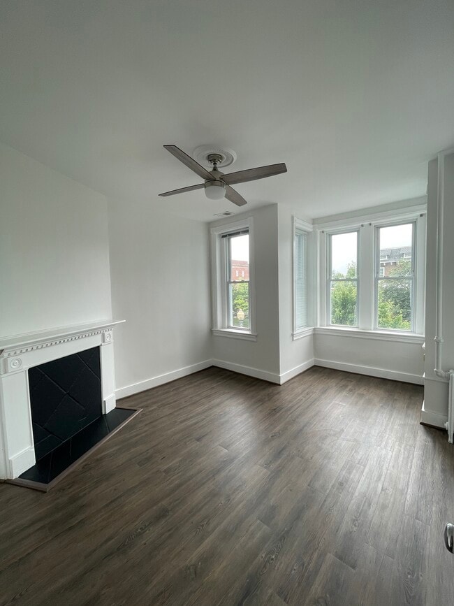 Photo - 1332 E St NE Unit Upper
