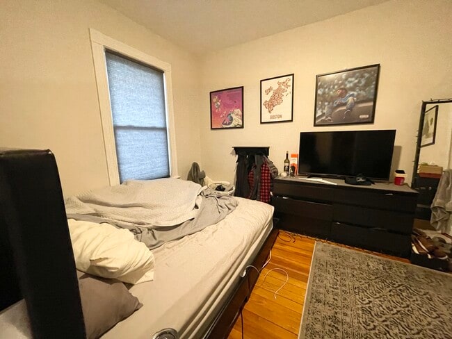 694 Columbia Rd Unidad 1R