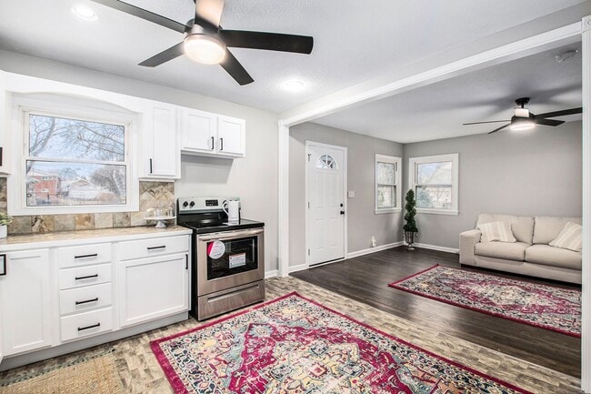 Photo - Completely Renovated 2 Bedroom House!