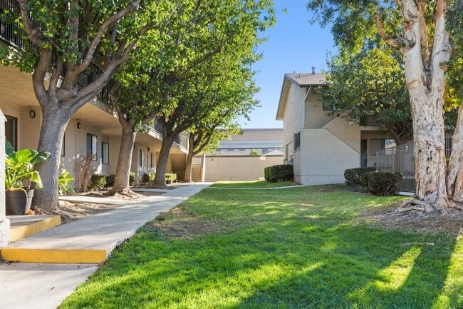Aventine Court Apartment Homes