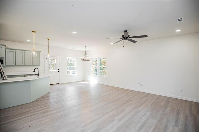 Photo - 3 Runnymede Cir