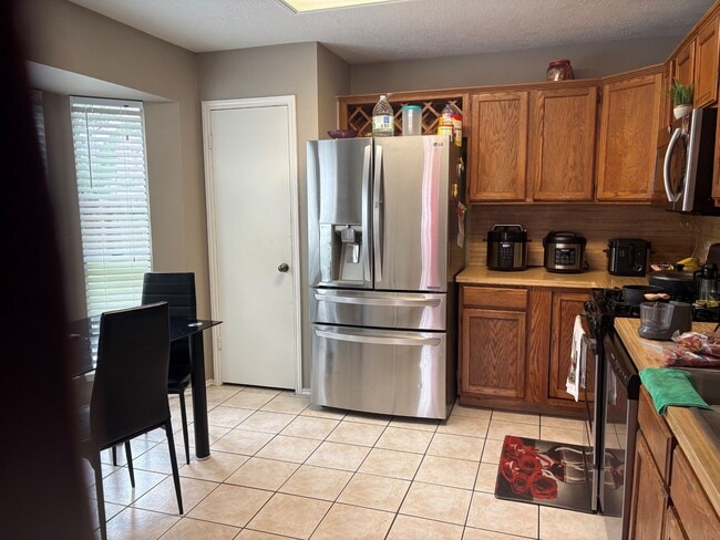 Photo - 16307 Leamington Ln