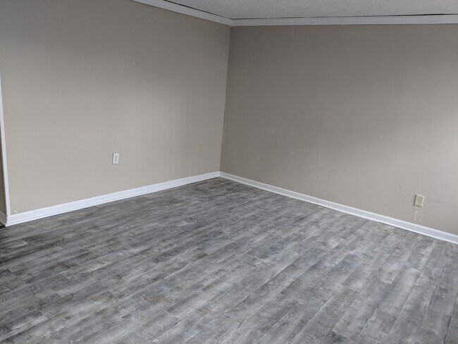 Photo - 16569 Royal Ct