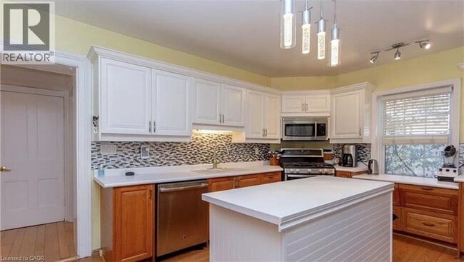 Photo - 35 William St