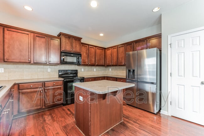 Photo - 6516 Hermsley Rd