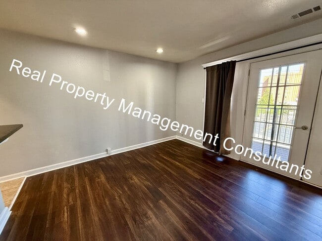 Photo - 4727 Jarboe St Unit 1