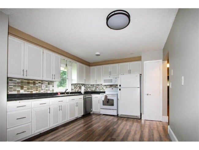 Photo - 8613 Zenith Rd