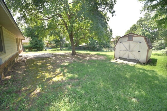 Photo - 5716 S Birch Ave