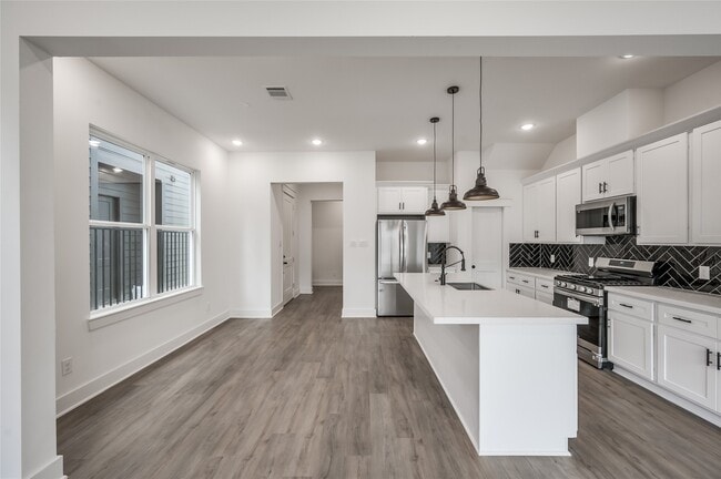 Photo - 4605 Terry St