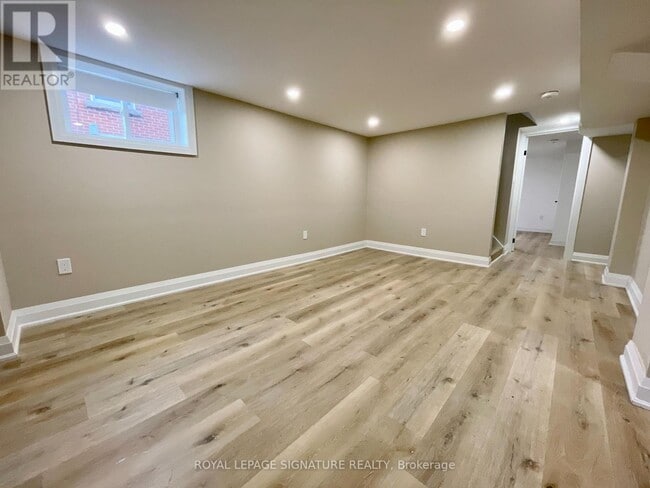 Photo - 282 E 18th St