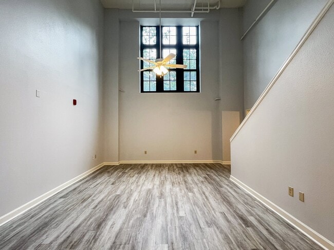 Building Photo - 1400 Cumberland St Unit 109