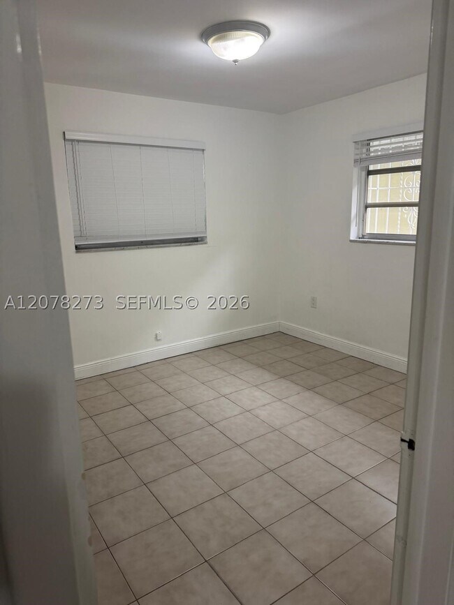 3445 NW 2nd St Unit 3445