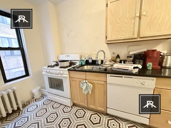 Building Photo - 0 bedroom in Boston MA 02215 Unit 2 Rental