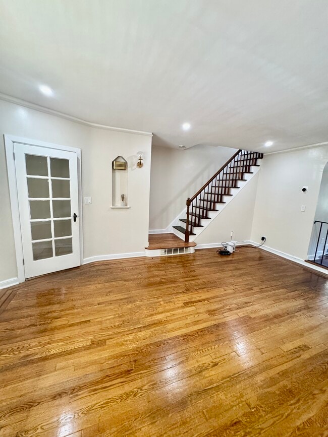 4218 Bruner Ave Unit 3 bedroom