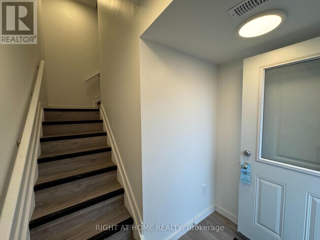 Photo - 127 HighRiver Trl