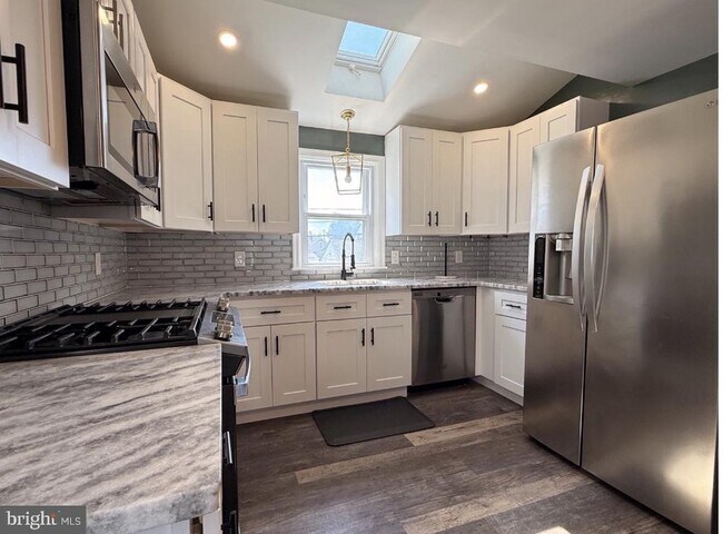 Photo - 40 Neeld Ln