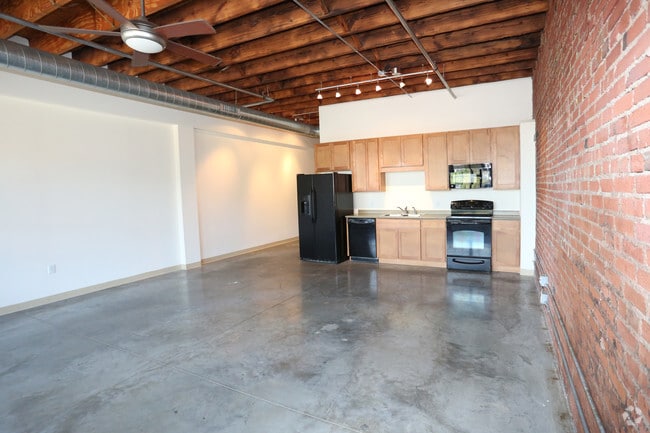 Photo - The Tudor Building