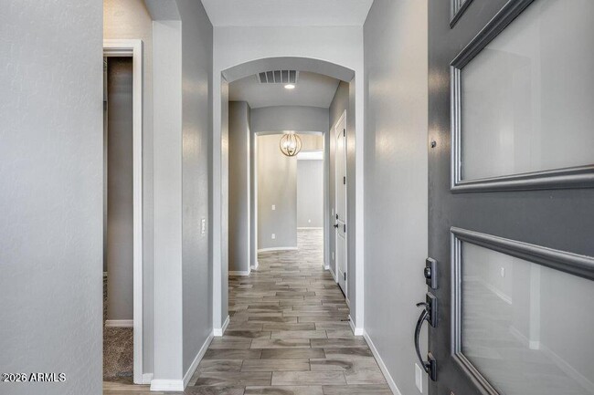 Photo - 2661 S Olympic Dr