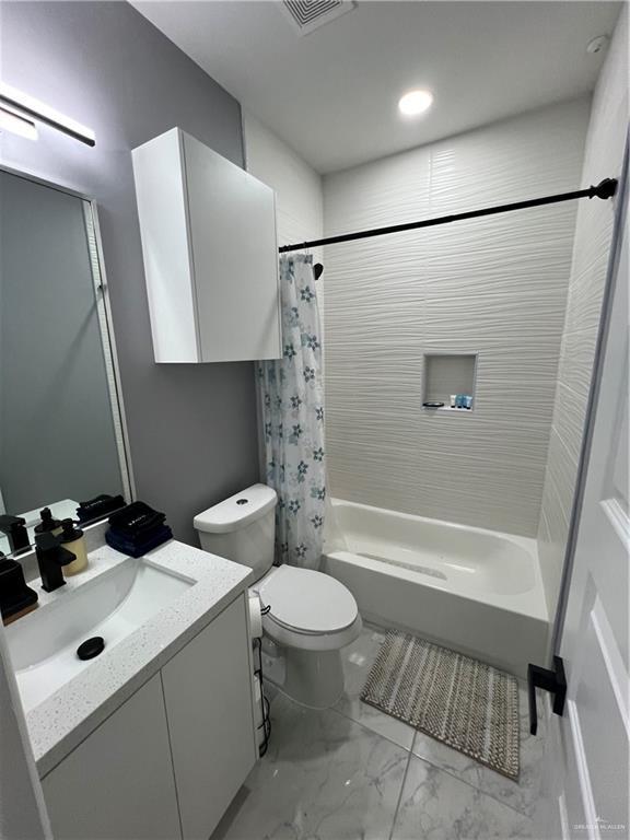 1421 E Iris Ave Unit 3