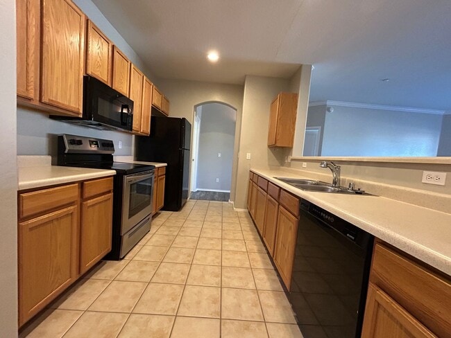 Photo - 955 E Knox Rd