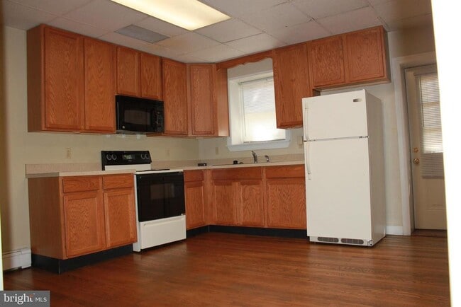 Building Photo - 122 E Queen St Unit 1